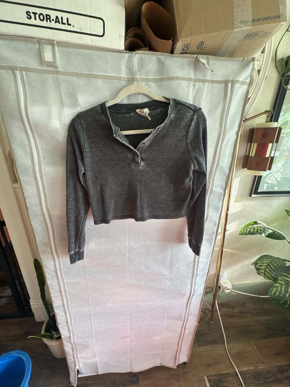 Size S self esteem Long Sleeve Cropped Waffle Knit Henley Top Gray